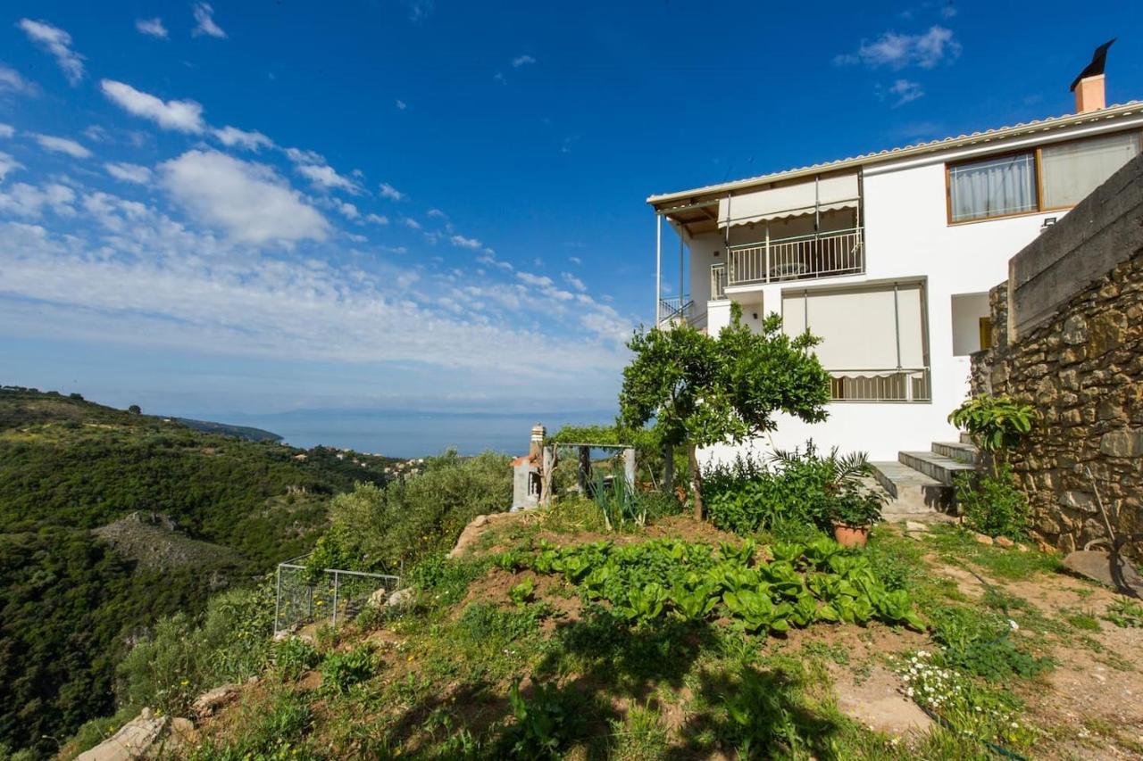 Breathtaking Sea View, Close To The Beach Каламата Экстерьер фото